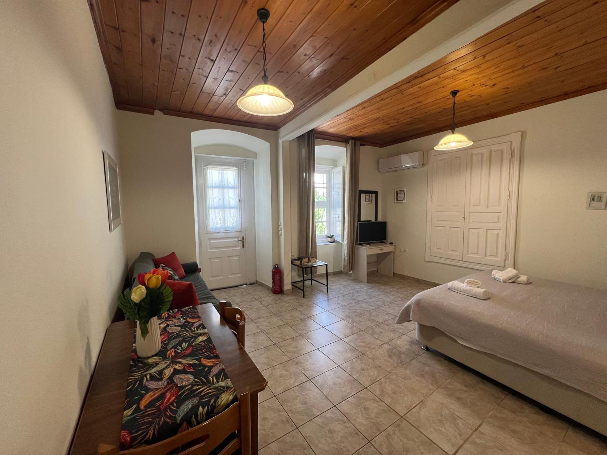הידרה Perakis Apartments מראה חיצוני תמונה